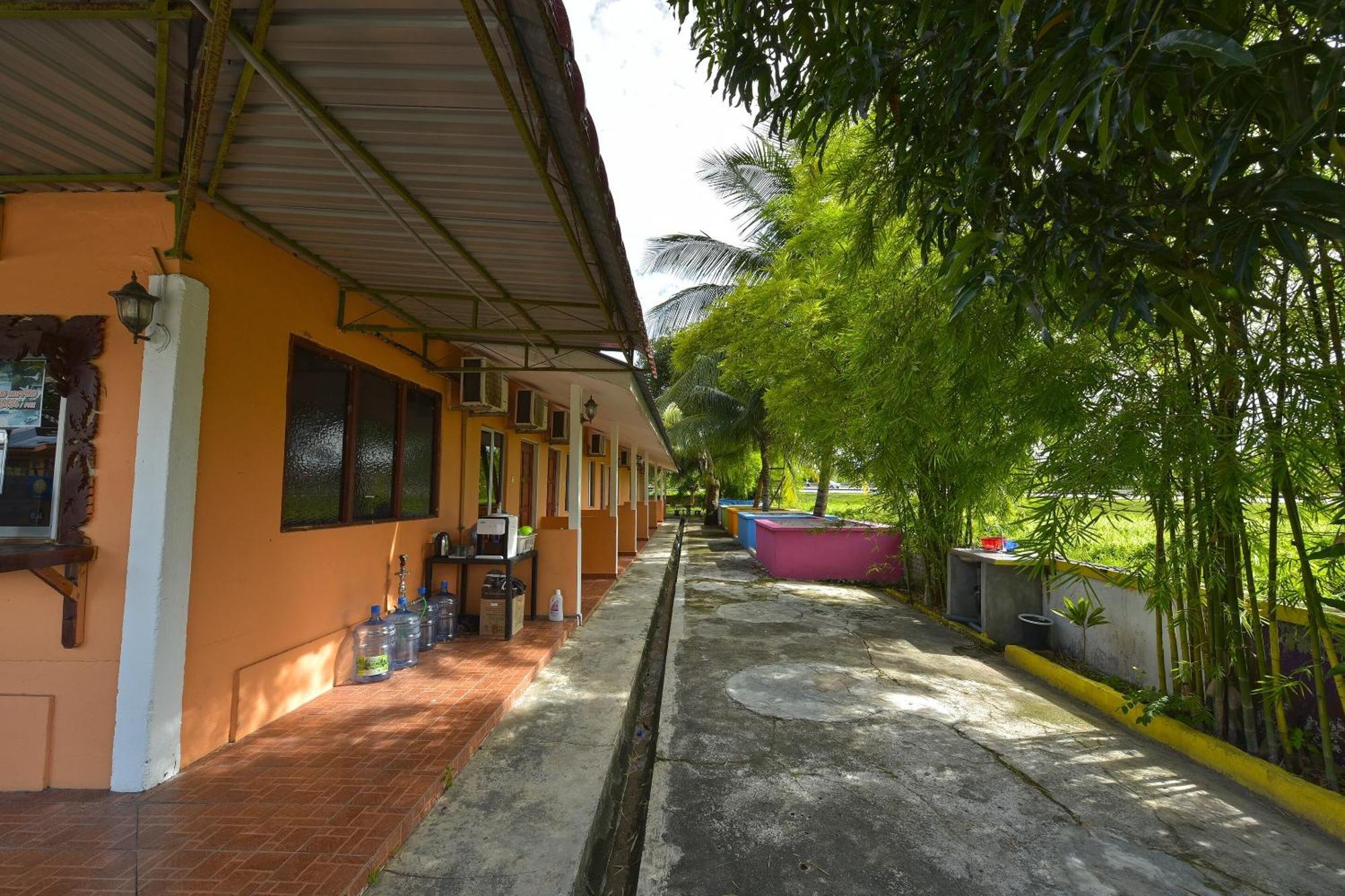 OYO 90561 Awan Biru Motel Pantai Cenang  Zewnętrze zdjęcie