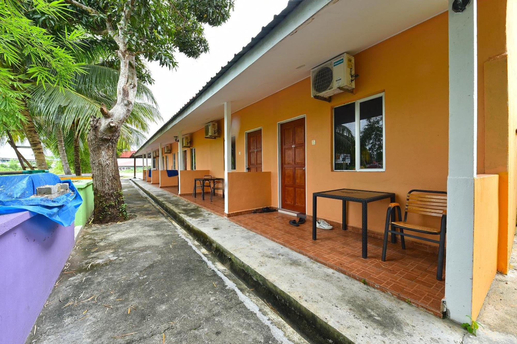 OYO 90561 Awan Biru Motel Pantai Cenang  Zewnętrze zdjęcie